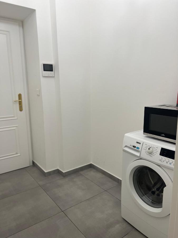 פראג Angeloroma Deluxe Apartment מראה חיצוני תמונה
